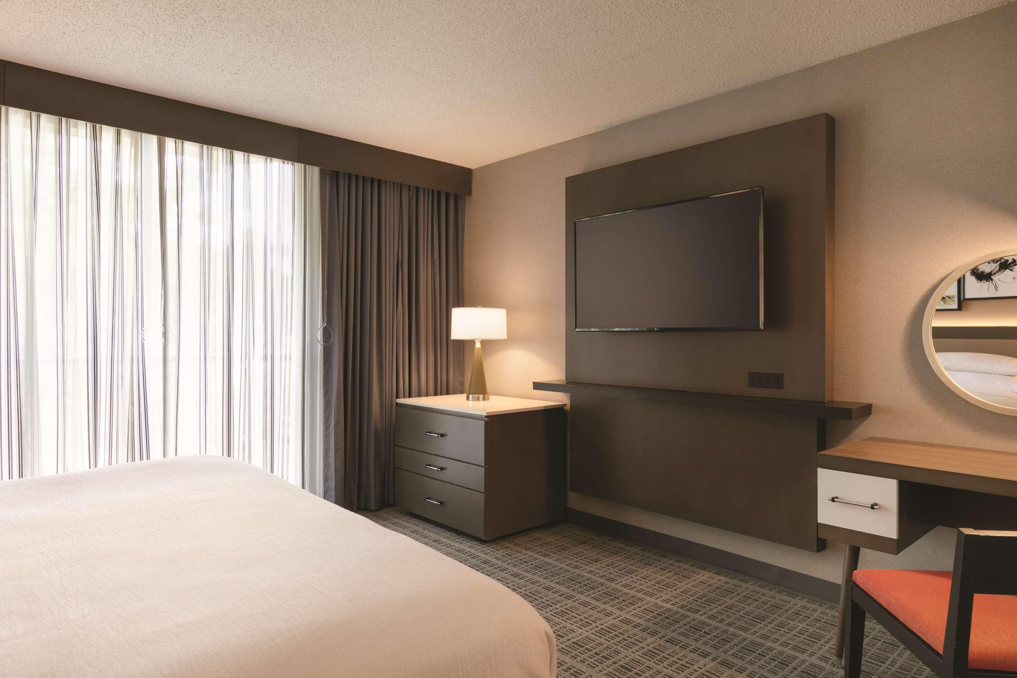 Embassy Suites By Hilton Richmond Dumbarton Kültér fotó